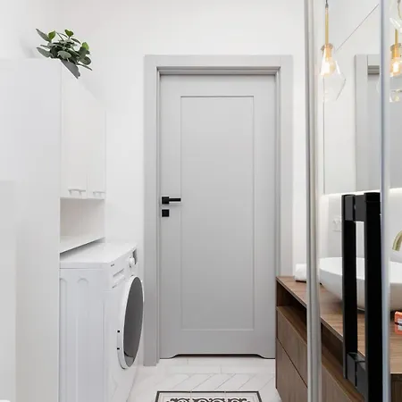 Lux Limanowskiego By Renters Prestige *